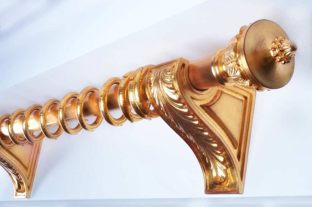 Karnisz drewniany Raissa wykonczenie folia złoto