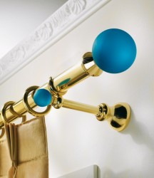 Cinzia karnisz mosiężny fi 20 z końcówką ze szkłem z Murano, trzy kolory zakończeń