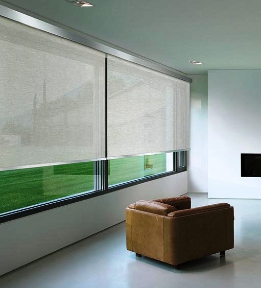 Roleta materiałowa  zasilana bateriami model Q 105