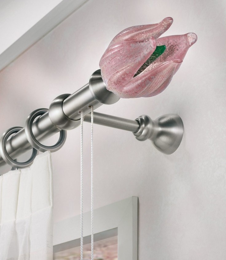 Karnisz mosiężny Dafne z końcówką ze szkła Murano sterowany sznurem